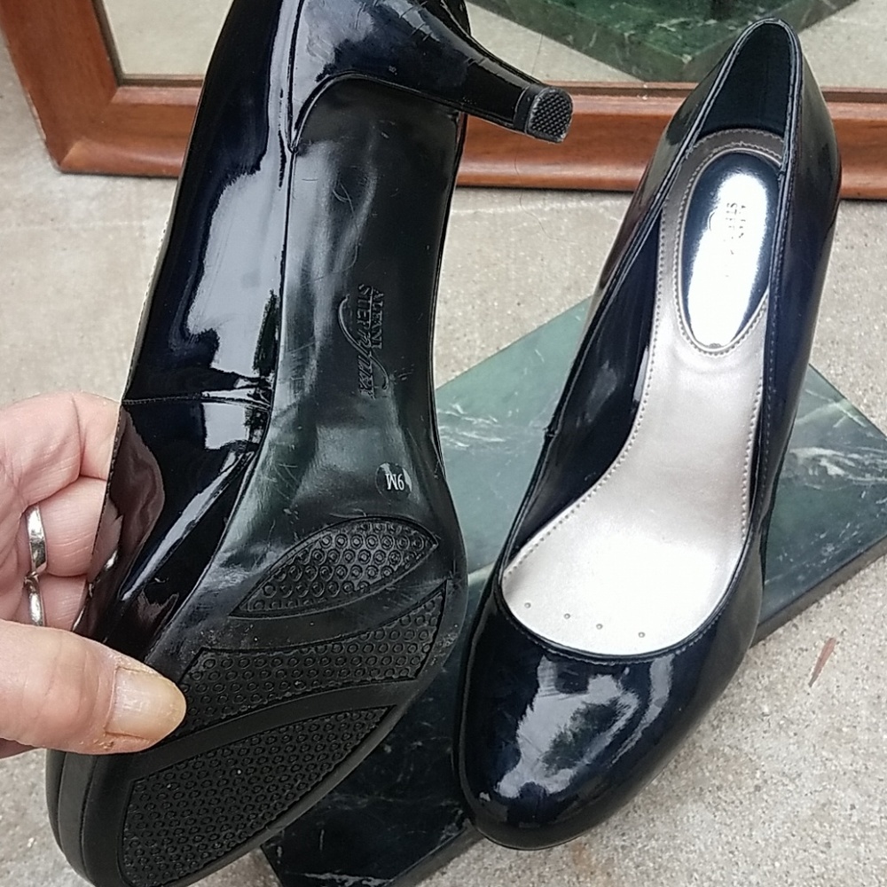 Shoes - Picture 3 of 5
